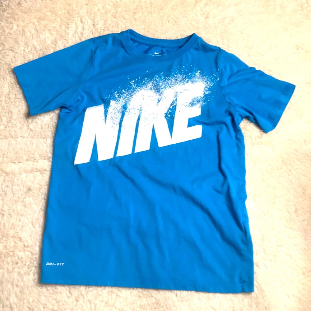 Boys Nike T-shirt